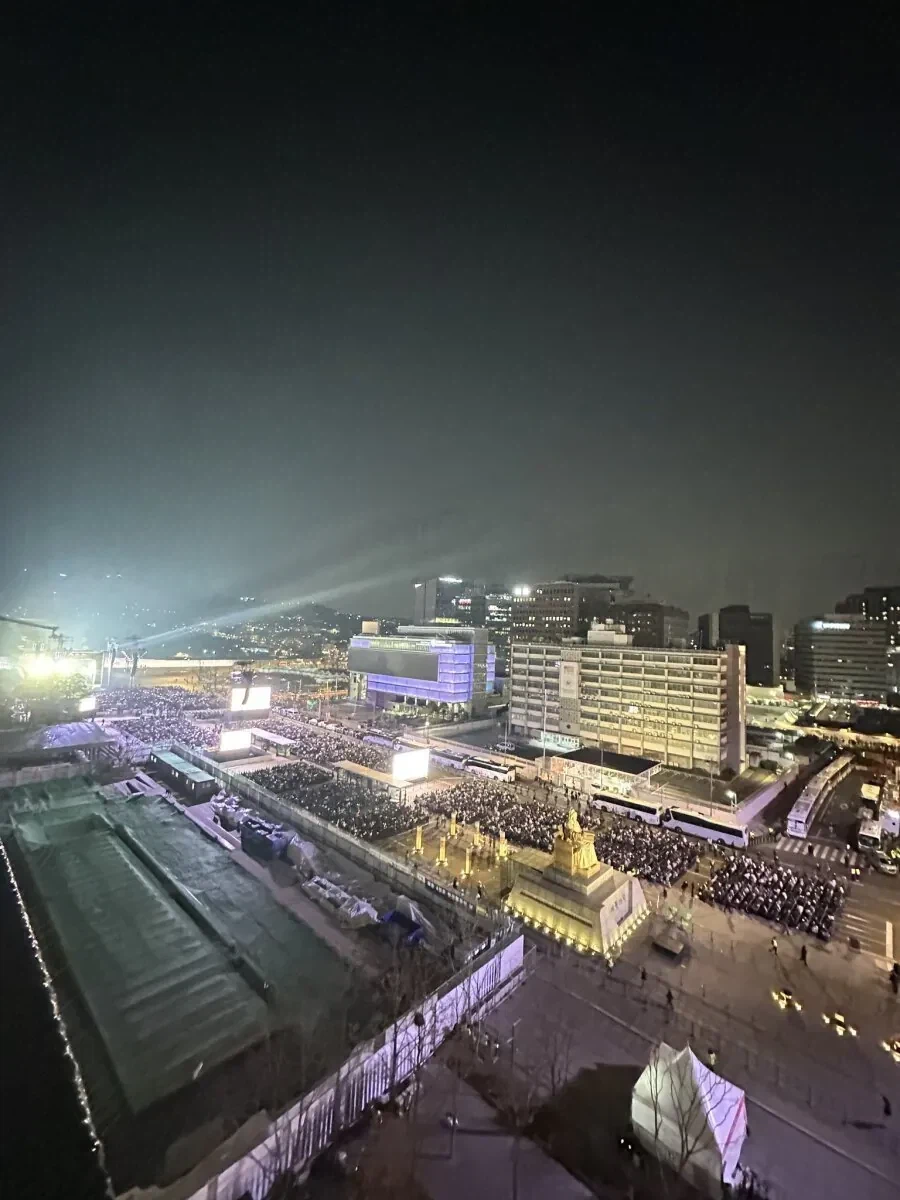 bts)이거 자리있는 거보니까 통제된 관객석 공간아님???_1.webp