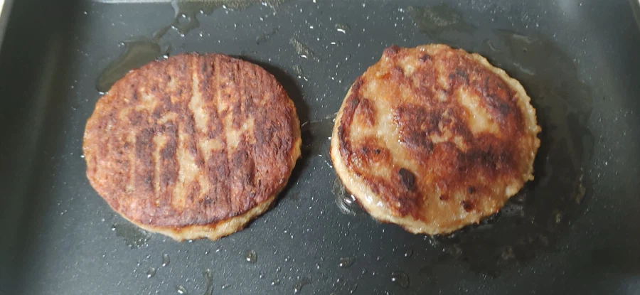 감튀와 함박_3.webp