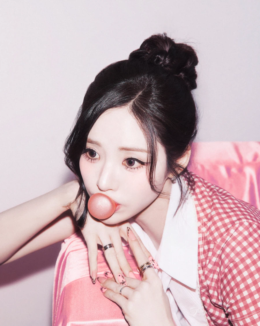 [컨셉포토] 프로미스나인 일본 미니 앨범 [LIKE YOU BETTER] 박지원_1.webp