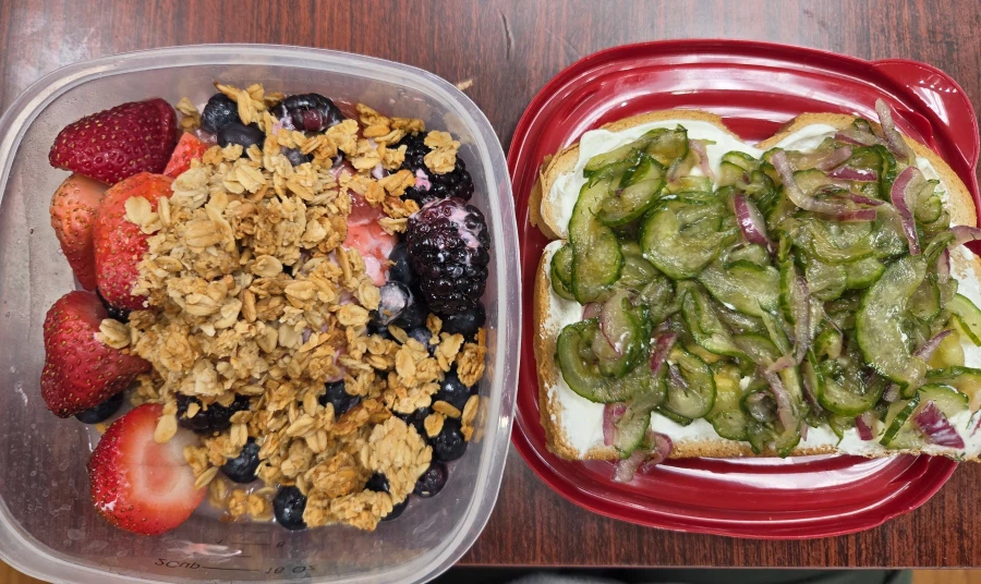 오이 샌드위치엔 백설탕을 씁시다._1.webp