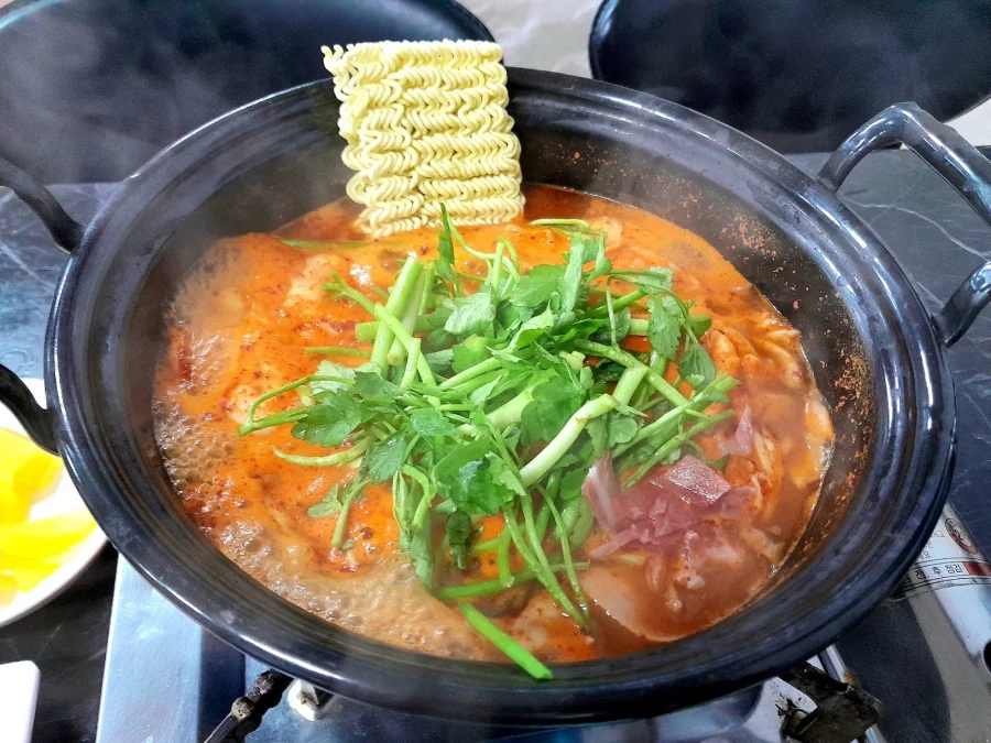 종로 버섯칼국수_4.webp