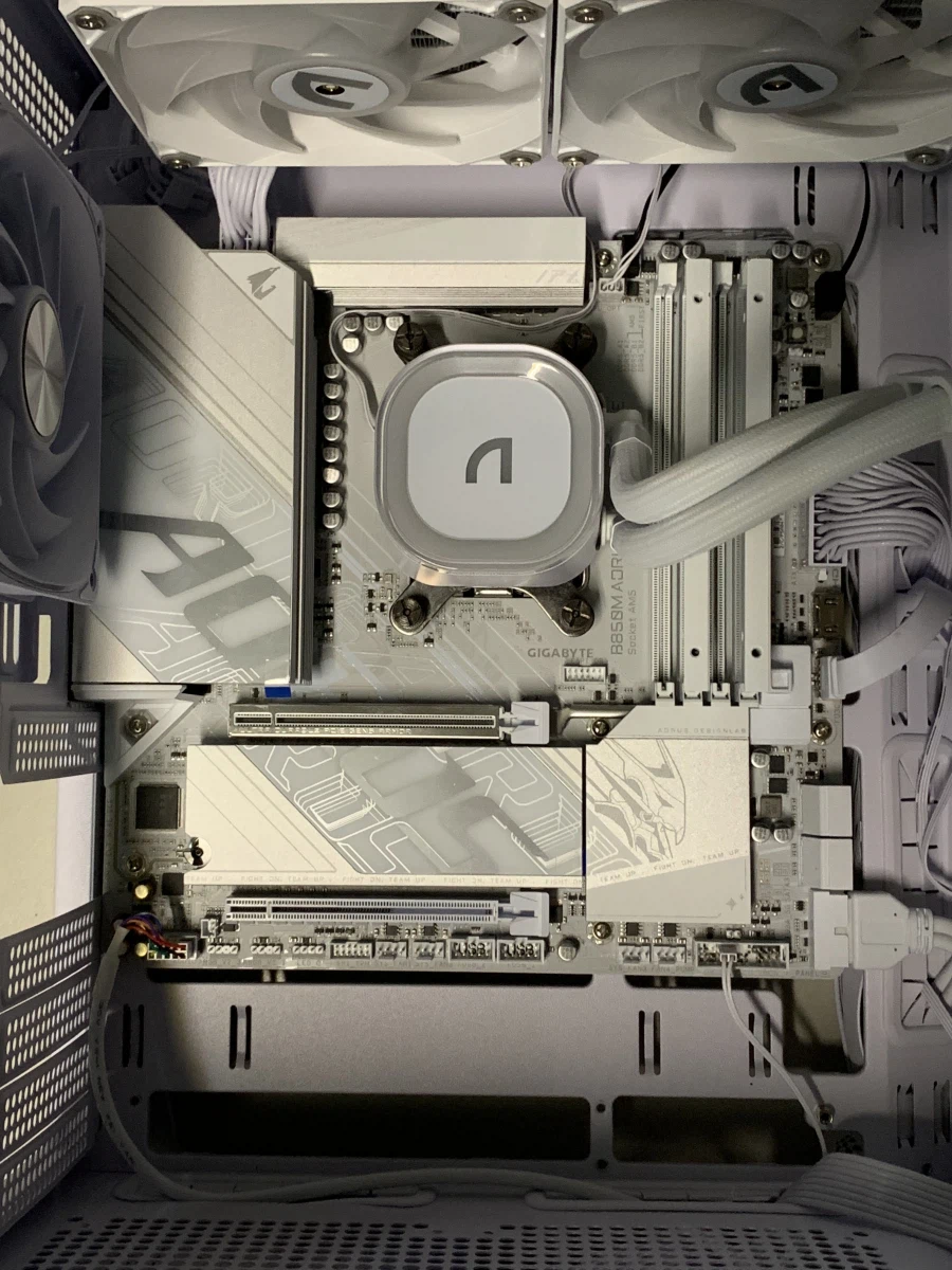 GIGABYTE B850M AORUS ELITE WIFI6E ICE_13.webp