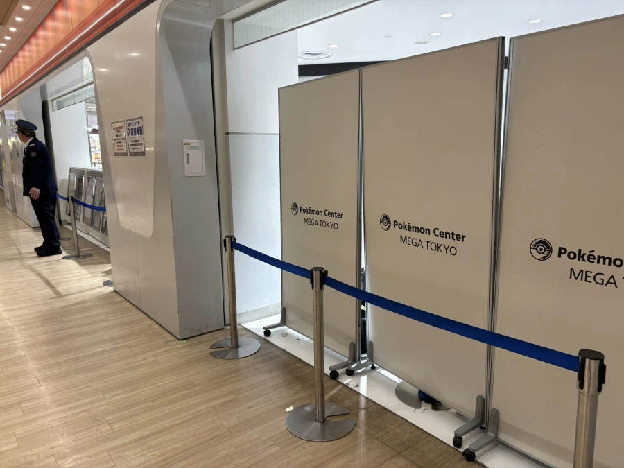 칼을 든 괴한이 돌아다닌다는 이야기가 나오는 중인 일본 포켓몬 센터_5.webp