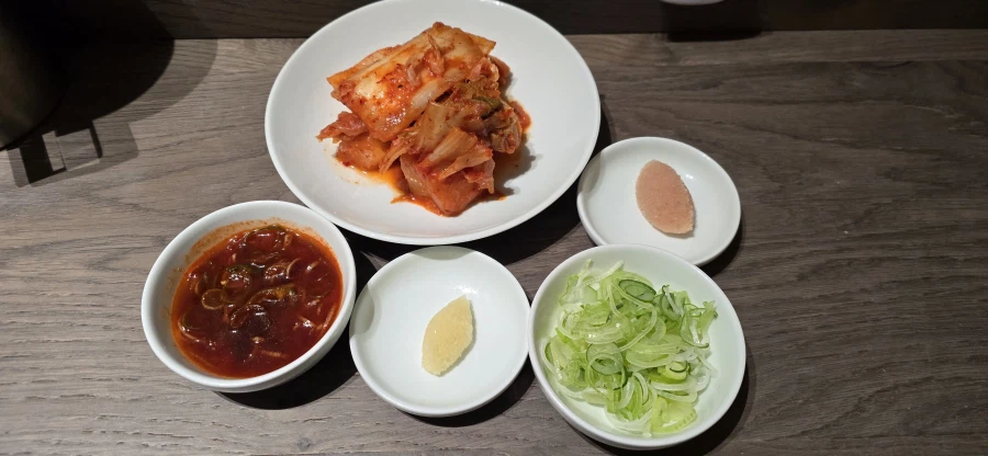 거대곰탕 서초점 / 나베야 평창김치나베_20.webp