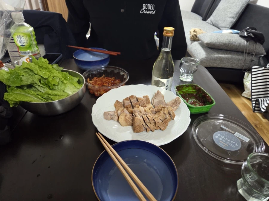 곧 와이프 될사람 한국요리 반응_2.webp