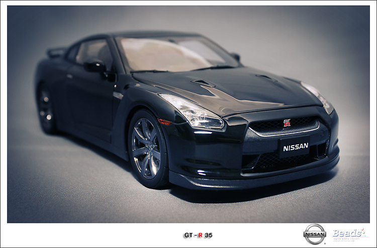 교쇼 닛산 GT-R35 (1:18)오토아트 닷지 바이퍼(1:18)_2.jpg