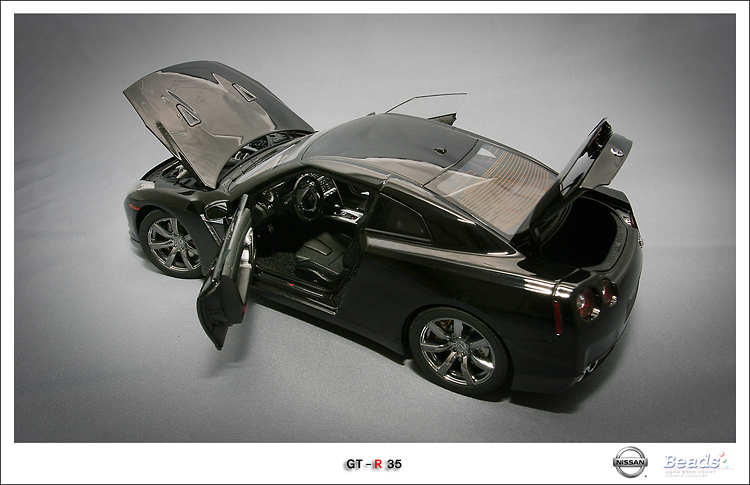 교쇼 닛산 GT-R35 (1:18)오토아트 닷지 바이퍼(1:18)_3.jpg