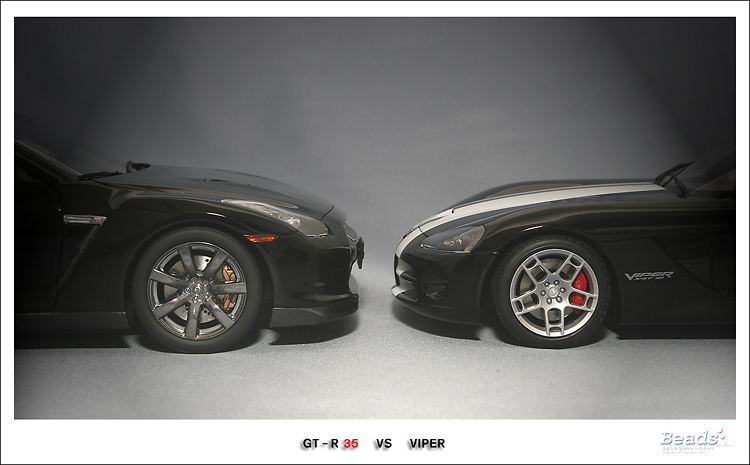 교쇼 닛산 GT-R35 (1:18)오토아트 닷지 바이퍼(1:18)_9.jpg
