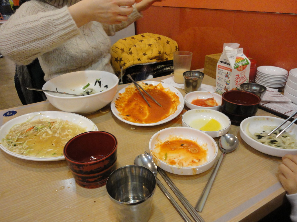 명인 만두 and 그리피스 도넛 in 명동_9.jpg