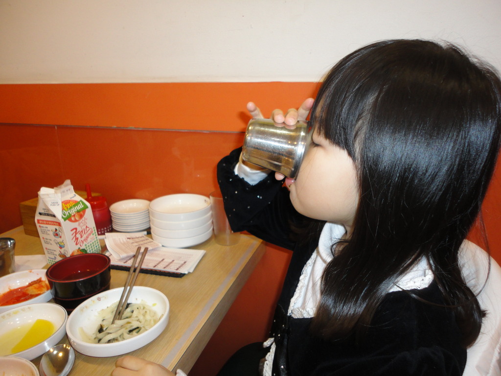 명인 만두 and 그리피스 도넛 in 명동_10.jpg