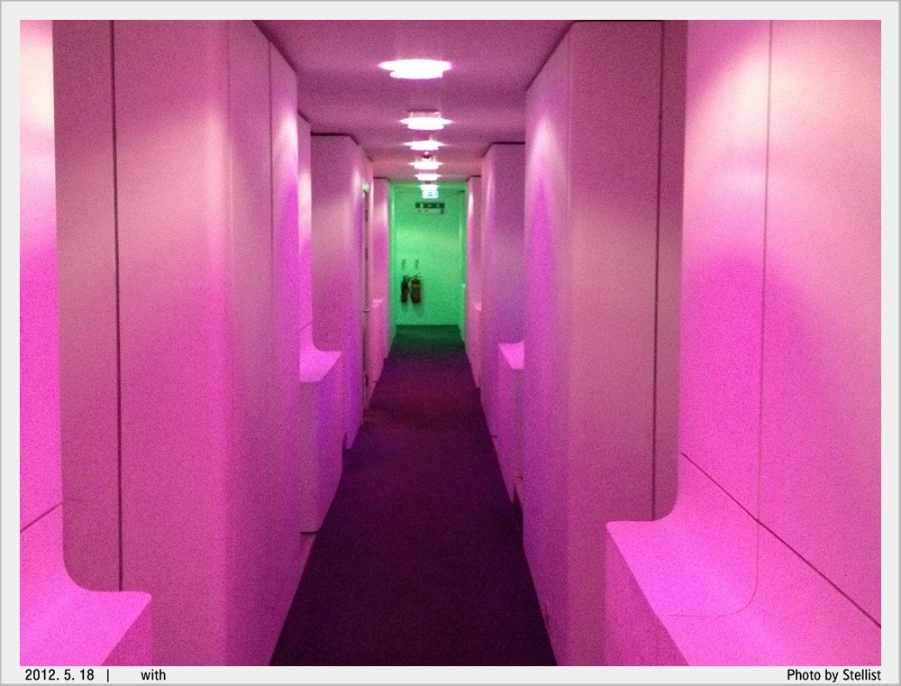 영국판 캡슐호텔, 요텔(Yotel)_4.jpg