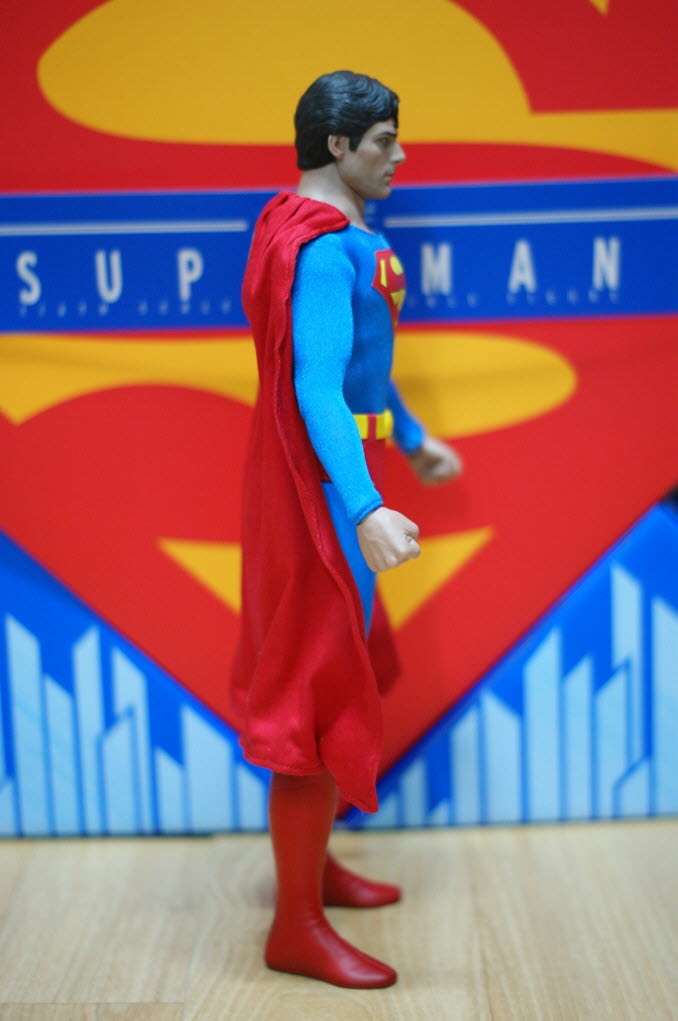 핫토이社 'Superman' -크리스토퍼 리브(슈퍼맨)- | 피규어 갤러리