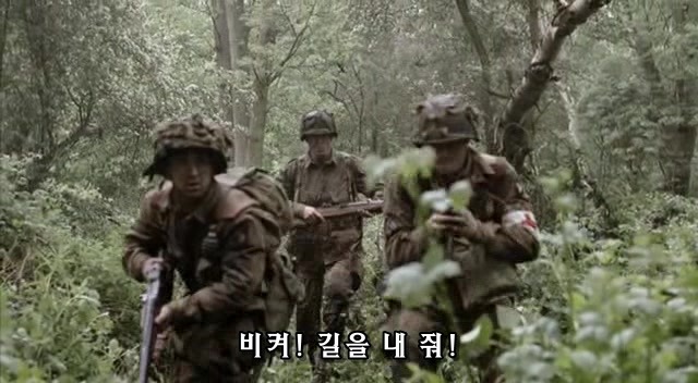 밴드 오브 브라더스 제3화 Carentan (2/2) _166.jpg