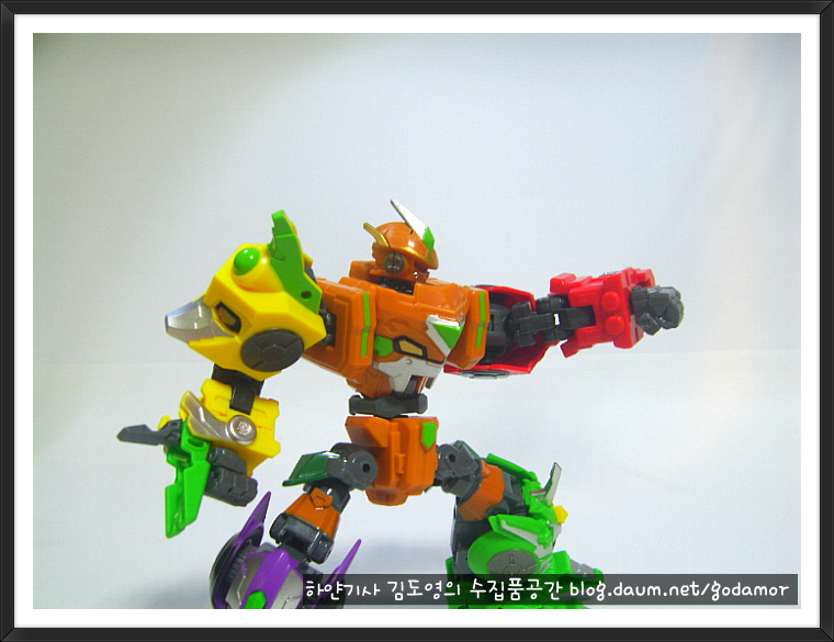 img/5/1/2/4/51248B0A4B683B001D