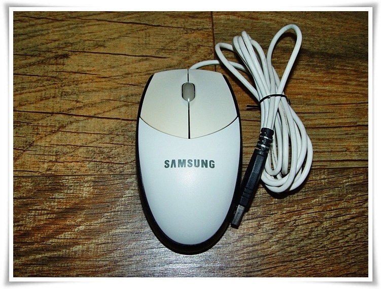6년만에 마우스 바꿨습니다 - 로지텍 m100r _1.jpg