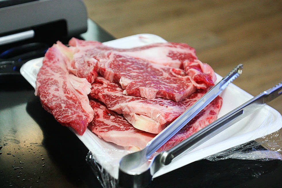 고기는 역시 핏기만 가시면 흡입 - 한우 등심_2.jpg