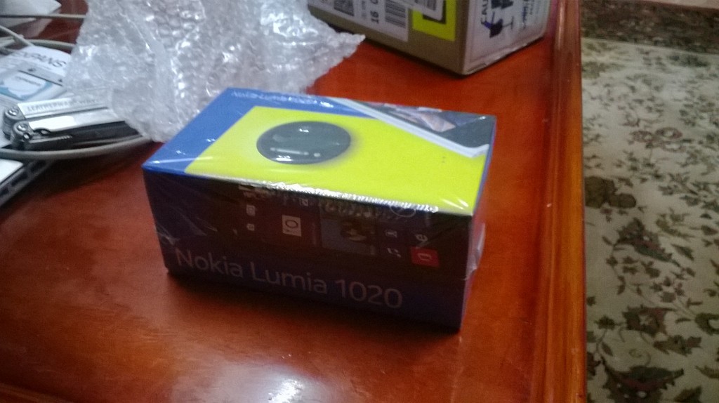 노키아 루미아 1020(인터내셔널) + 그립 간단 사용기 (사진+링크_1.jpg