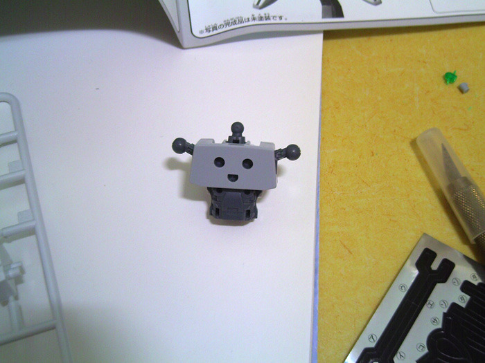 HG 스타게이저 건담을 조립하고 있는데요..._2.jpg