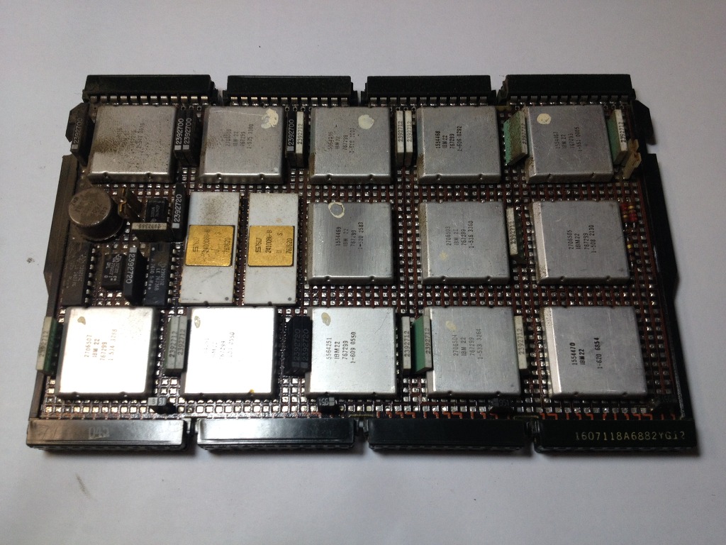 IBM 5100, 최초의 휴대용 컴퓨터_33.jpg