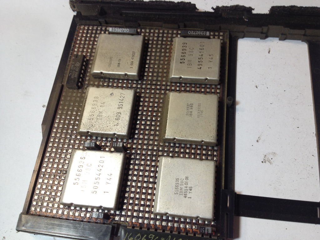 IBM 5100, 최초의 휴대용 컴퓨터_38.jpg