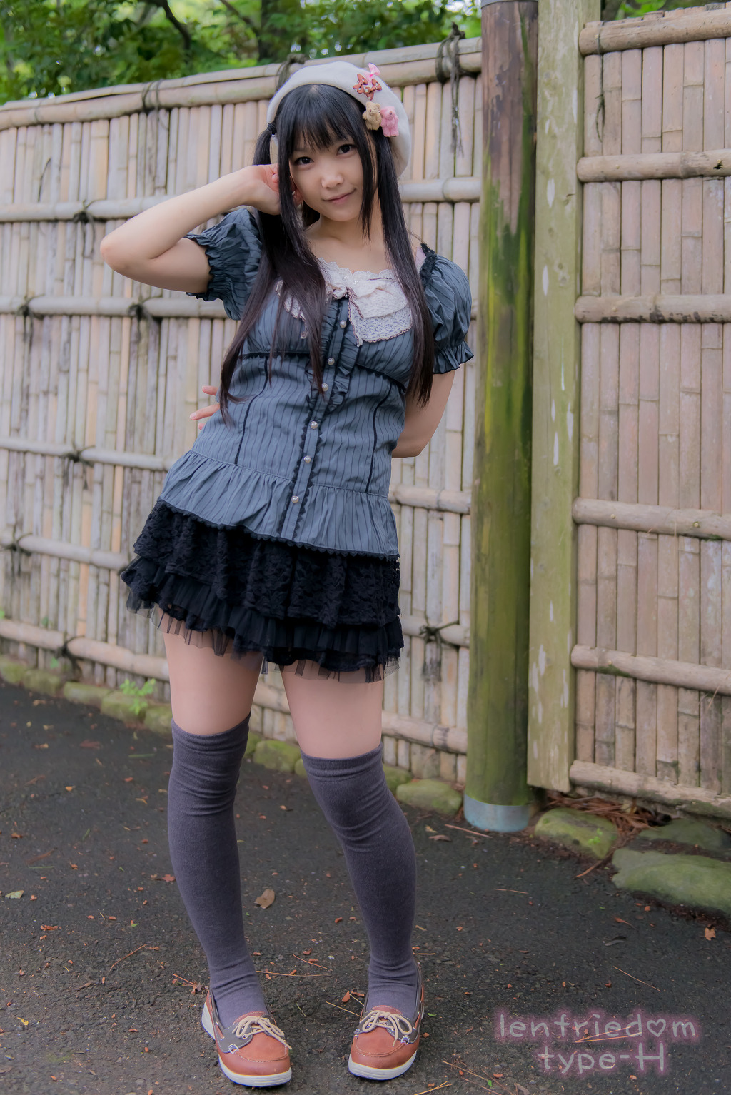 img/5/3/F/2/53F215F3423E40000B