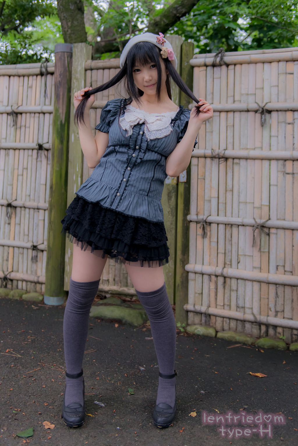 img/5/3/F/2/53F215F5422A92002F