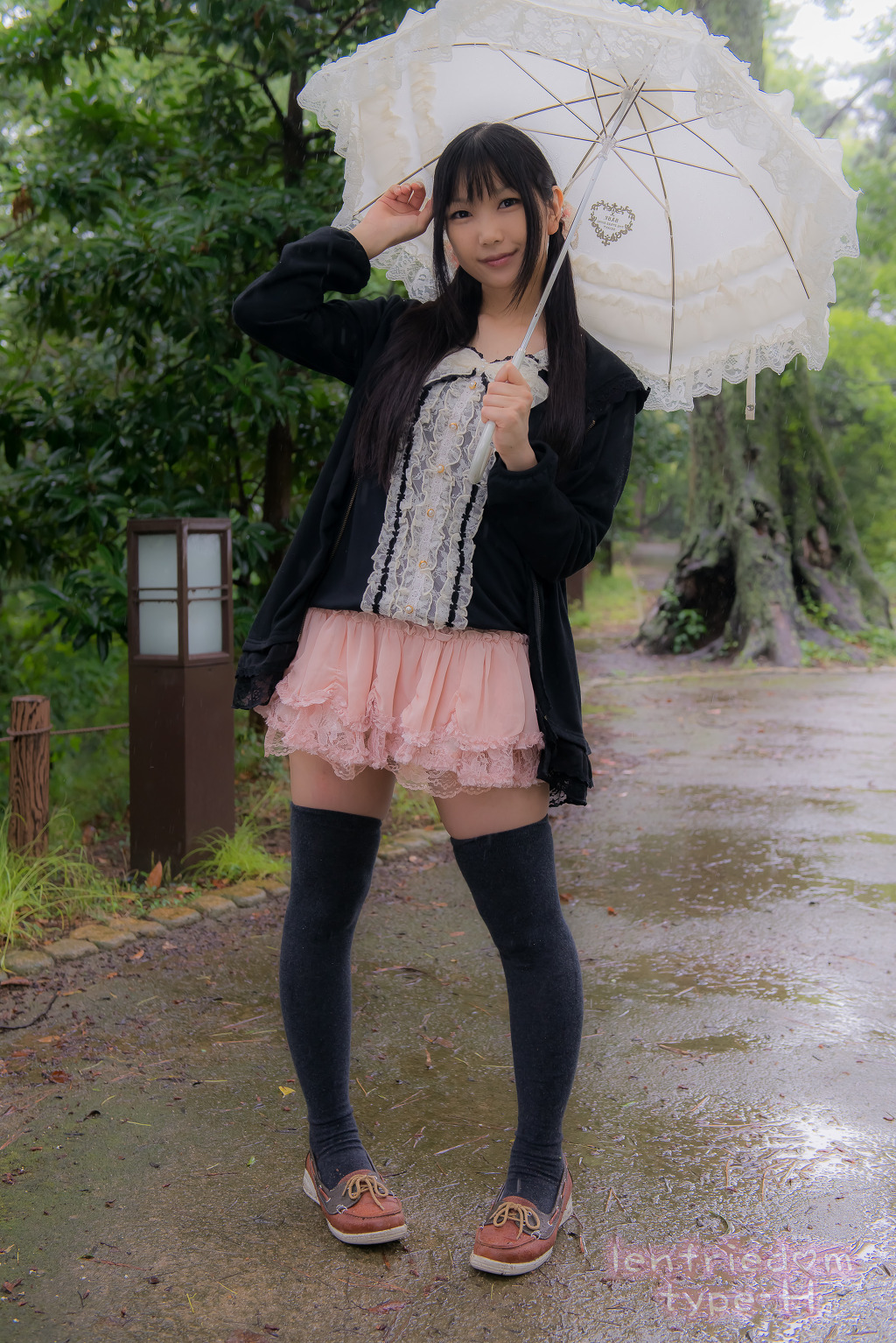 img/5/3/F/2/53F2160C411BFE002D