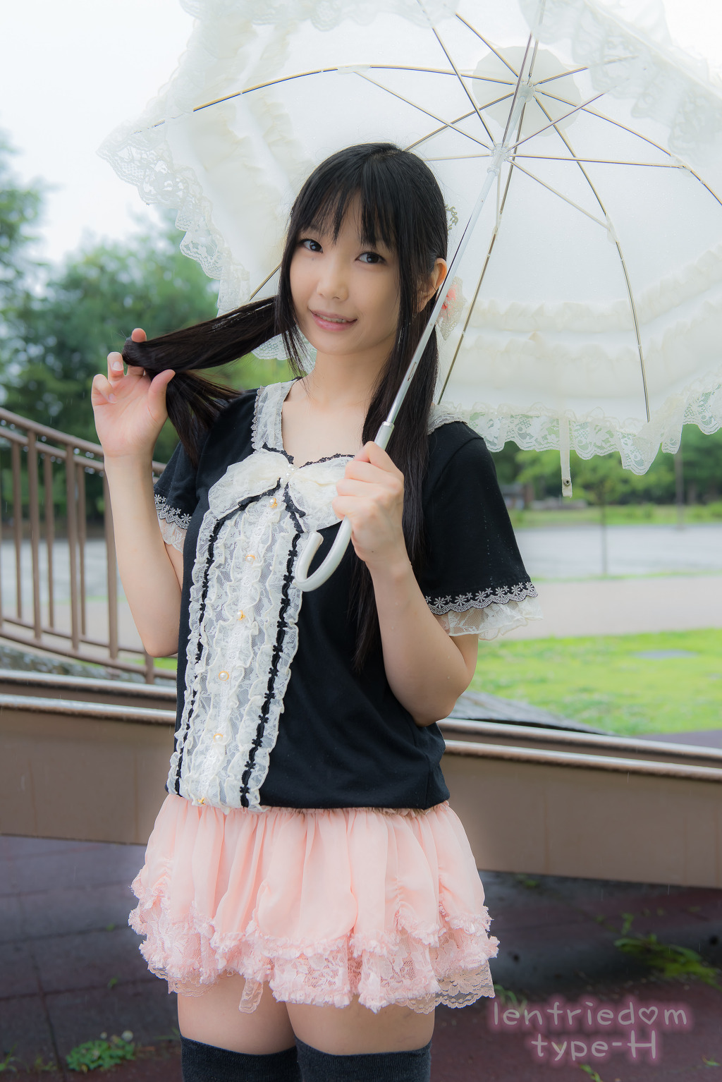 img/5/3/F/2/53F21617411A7E002E