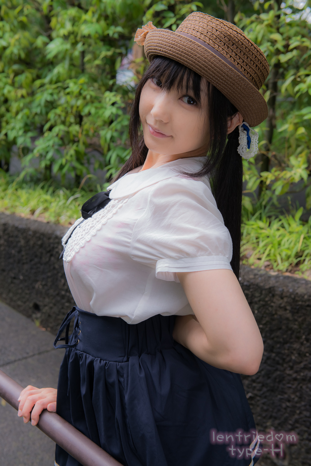 img/5/3/F/2/53F216A2462C03002F