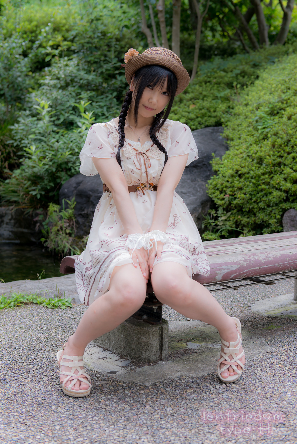 img/5/3/F/2/53F22F60355D29000A