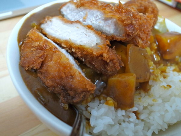 일본 맥도날드 한정버거, 자작 카레 & 부추전_6.jpg