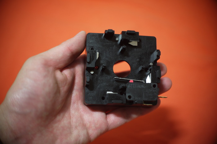 img/5/4/7/3/54734FF84365AE002E