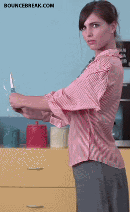 만화나 애니에 자주나오는장면.gif_1.jpg
