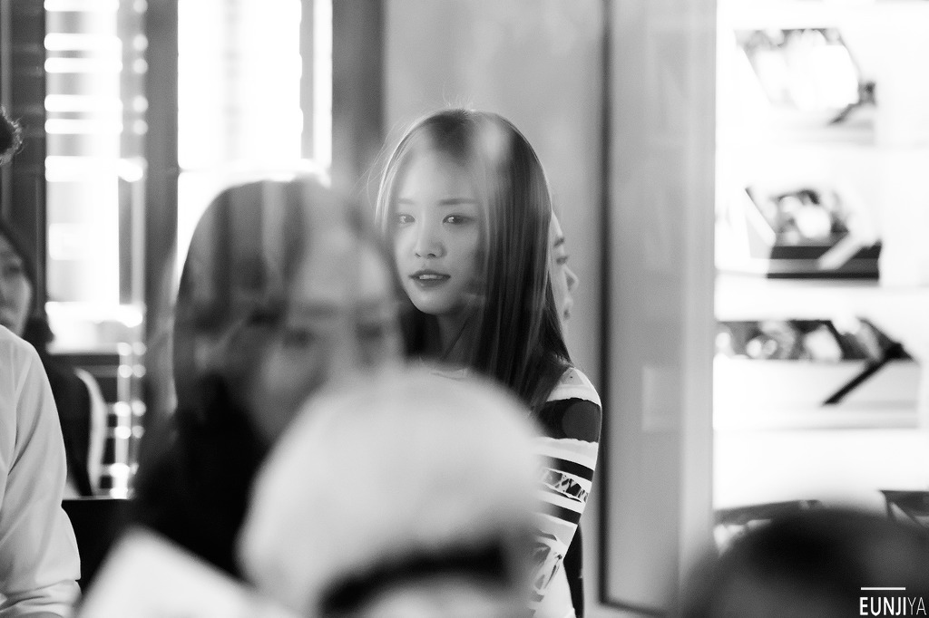 화사한 손나은_11.jpg