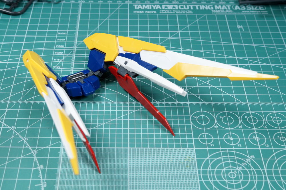 프리미엄반다이 웹한정 MG 건담 페니체 리나시타 알바 조립리뷰_15.jpg