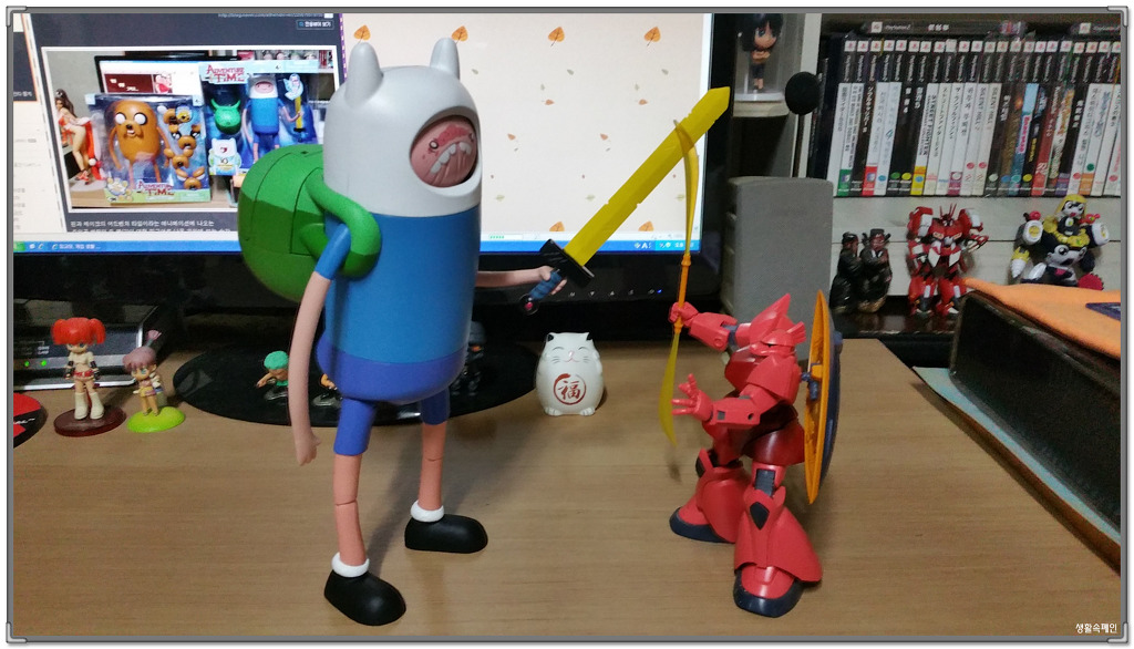 10인치 핀 피규어 산 기념으로 찍은 사진 _1.jpg