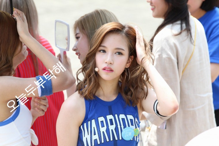 분위기 있는 미나_2.jpg