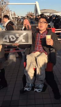 코미케 코스프레_2.gif