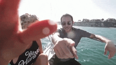 카메라에 뭐가 묻었네_1.gif