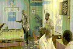 와이프들의 급습을 막아낸 흑형들_1.gif