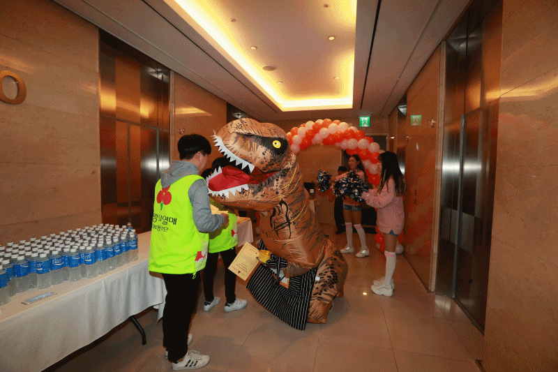 63빌딩 계단 오르기 대회_6.gif