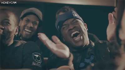 총알은 직선으로 날기 때문에 사선에만 있으면 맞지 않는다고?.gif_3.gif