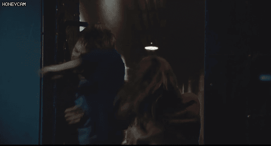 SF 액션영화를 만들랬더니 공포영화를 만들어왔다.gif_5.gif