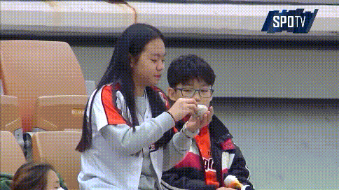 한화 오키도키녀 식스센스급 반전_3.gif