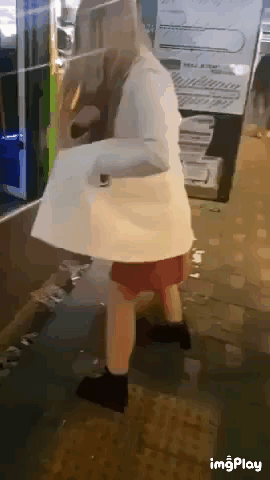 문 열어주세요! 문 열라고요! .gif_1.gif