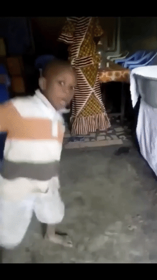 이 아이가 배고픔을 알까요?_1.gif