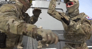 특수부대 UDT/SEAL 실제 훈련 모습들.GIF_3.gif