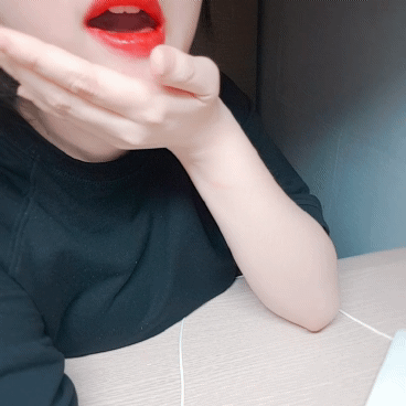 후방주의> 침흘리는 처자_1.gif