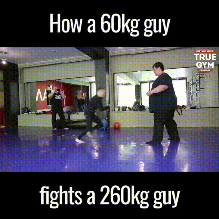 격투기 전문가 60kg vs 일반인 260kg_2.gif