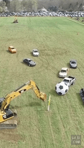 자동차 축구.gif_1.gif